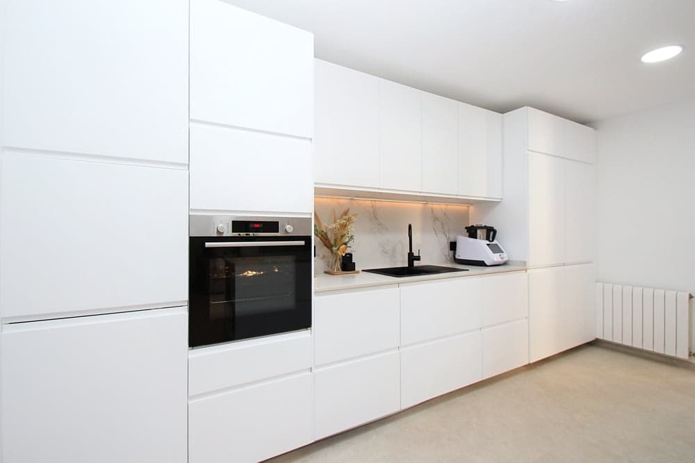 SON VERI NOU: RENOVATED PENTHOUSE WITH PRIVATE ROOFTOP TERRACE - 11