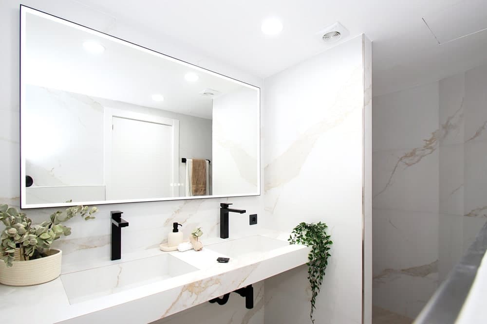 SON VERI NOU: RENOVATED PENTHOUSE WITH PRIVATE ROOFTOP TERRACE - 12