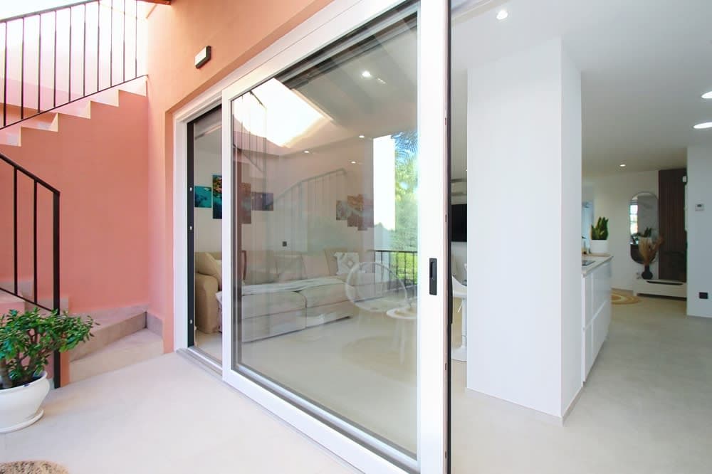 SON VERI NOU: RENOVATED PENTHOUSE WITH PRIVATE ROOFTOP TERRACE - 16