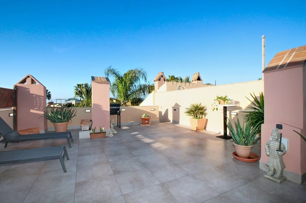 SON VERI NOU: RENOVATED PENTHOUSE WITH PRIVATE ROOFTOP TERRACE - 18